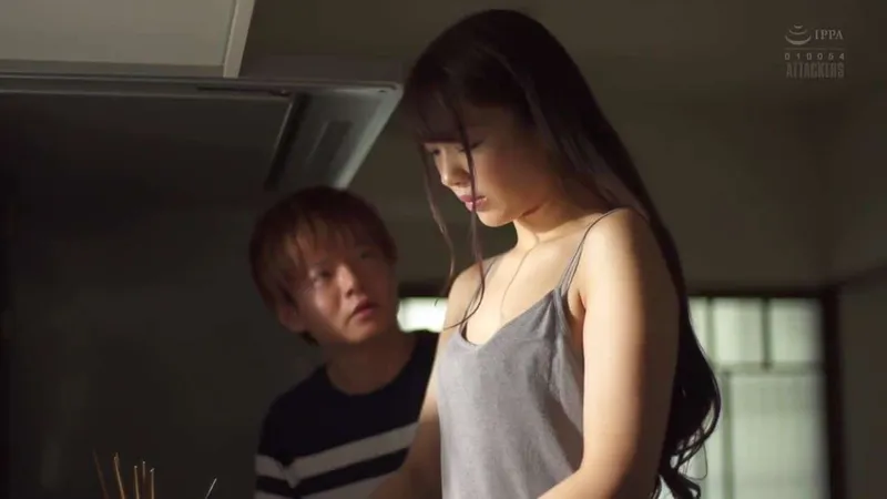 Bồ của chị gái nắc cô em vợ đang buồn bã vì thất tình