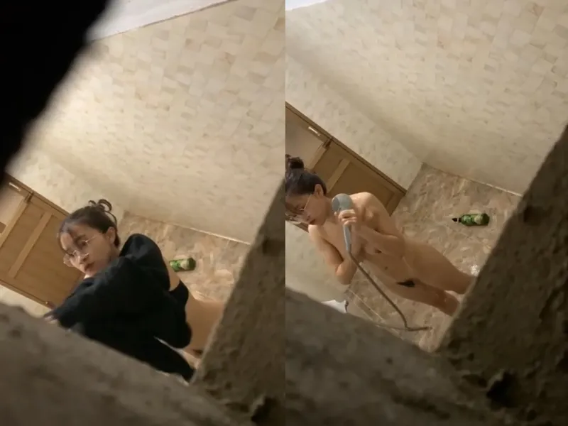 Quay lén người yêu vú ngon tắm, khe cô bé chảy nước ròng ròng